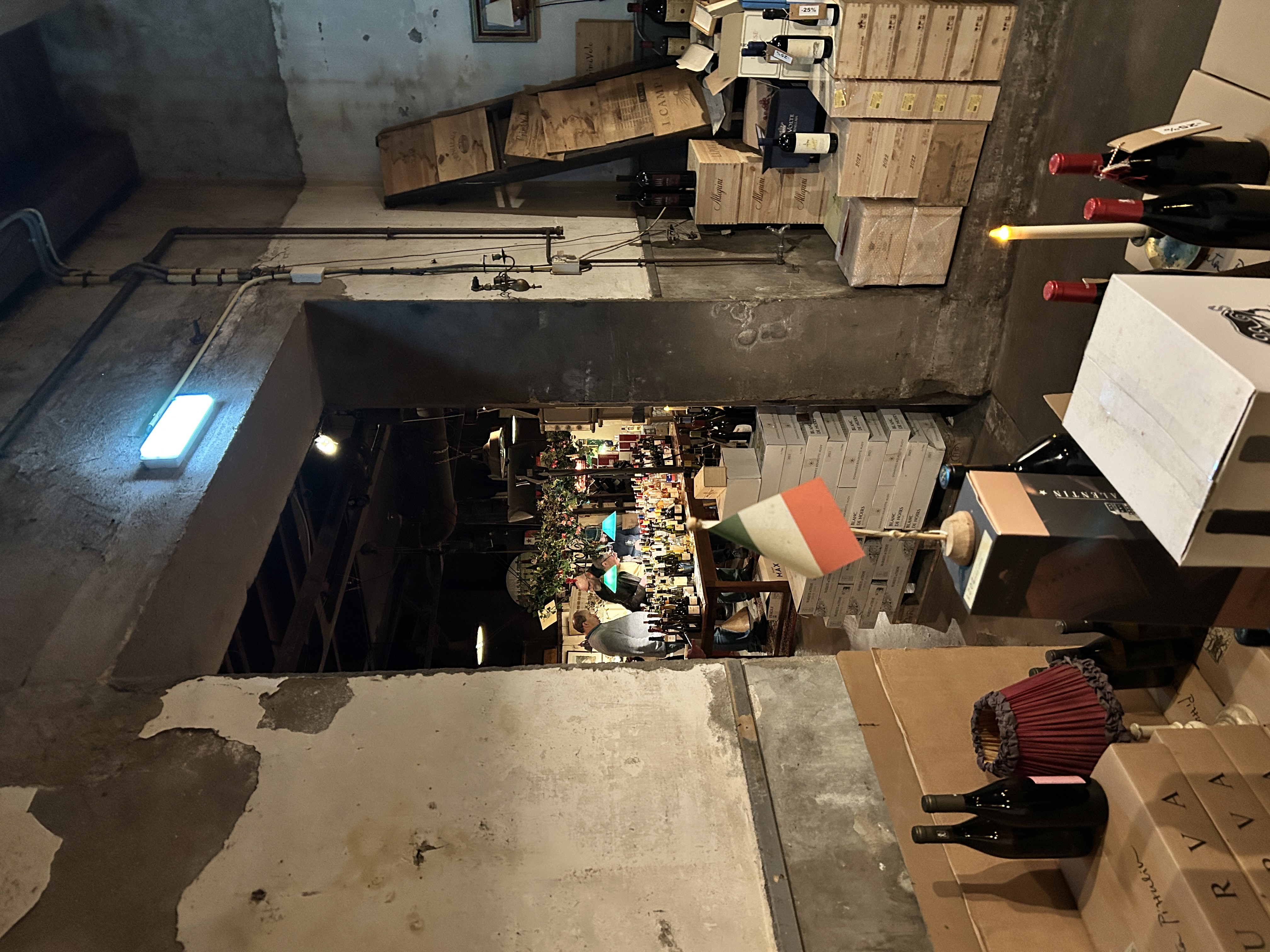 Restantenverkoop Wijnkelder van Hosman Vins in Schiedam